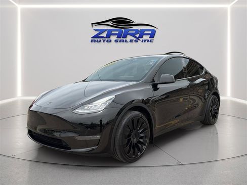 Used 2022 Tesla Model Y Long Range AWD/4WD image 3