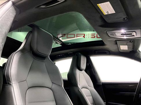 New 2026 Porsche Macan Turbo Electric AWD/4WD image 26