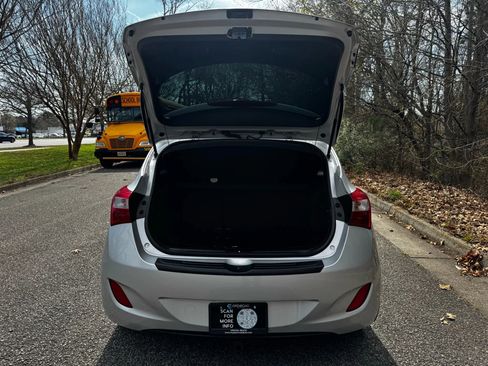 Used 2013 Hyundai Elantra GT w/ Style Pkg image 6