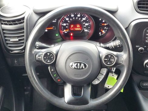 Used 2015 Kia Soul + image 21