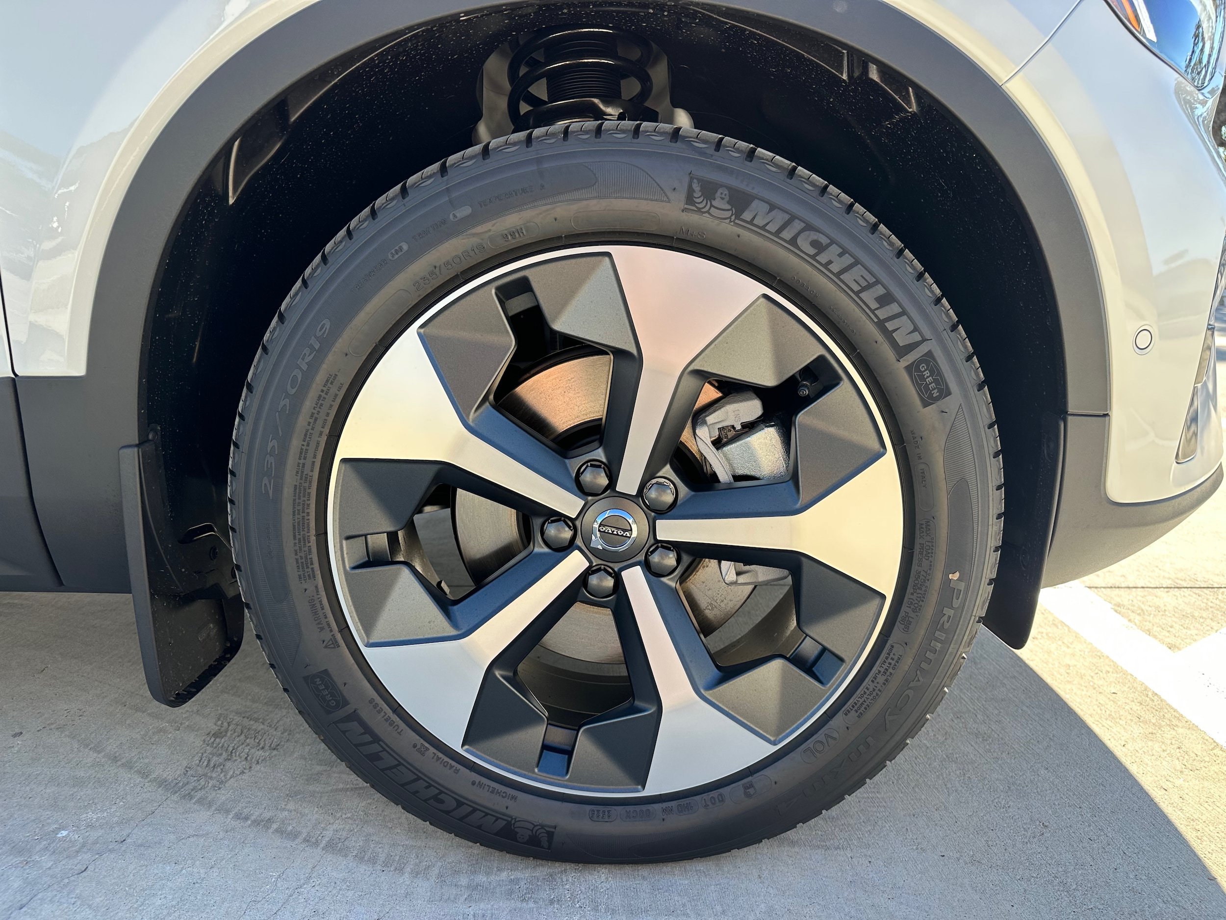 New 2026 Volvo XC40 B5 Plus w/ Protection Package Premier AWD/4WD image 7
