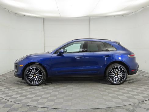 Used 2025 Porsche Macan AWD/4WD image 2