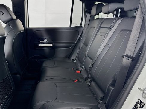 Certified 2022 Mercedes-Benz GLB 250 4MATIC image 8