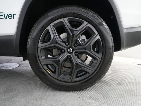 Used 2025 Rivian R1S Adventure AWD/4WD image 9