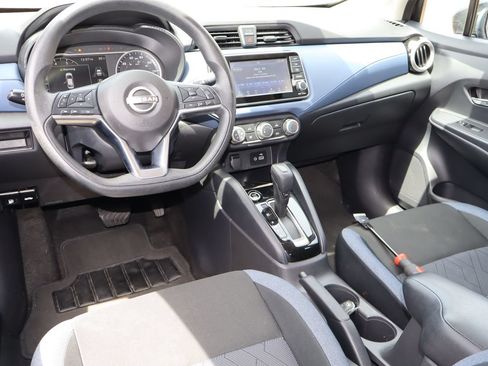 Used 2024 Nissan Versa SV FWD image 4