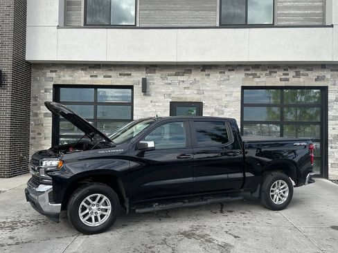 Used 2022 Chevrolet Silverado 1500 LT AWD/4WD image 22