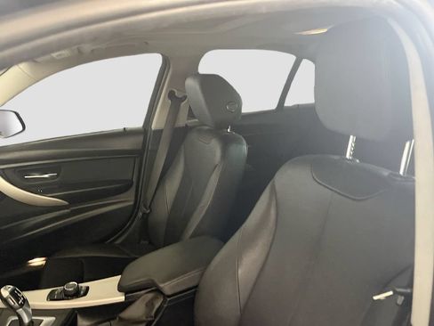 Used 2018 BMW 320i Sedan w/ Convenience Package RWD image 19