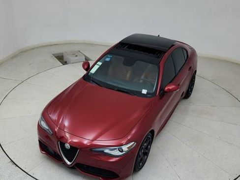 Used 2017 Alfa Romeo Giulia Ti w/ TI 19" Sport Package image 78
