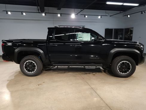 New 2026 Toyota Tacoma TRD Off-Road AWD/4WD image 8