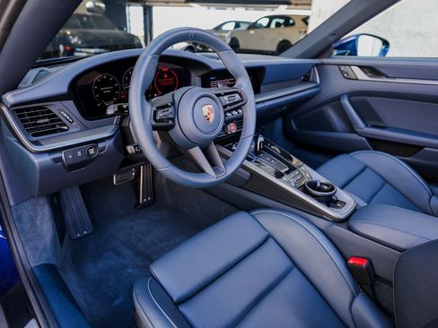 Certified 2025 Porsche 911 Carrera image 4