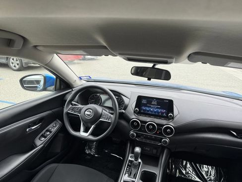 Used 2025 Nissan Sentra SV FWD image 33