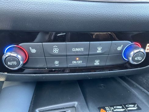 Used 2023 Buick Enclave Essence w/ Experience Buick Package AWD/4WD image 10