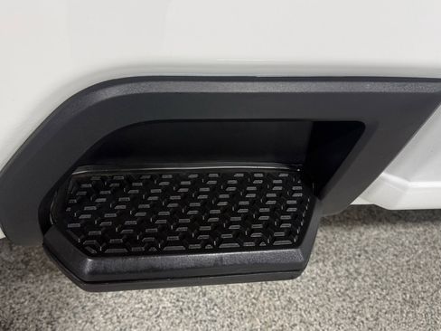 Used 2023 Chevrolet Silverado 2500 LT w/ Convenience Package image 18