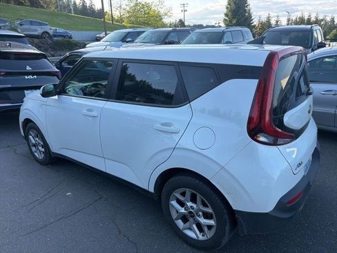 Used 2020 Kia Soul S FWD image 2