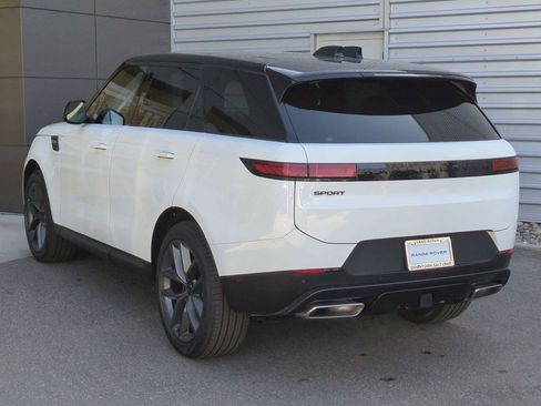 Used 2026 Land Rover Range Rover Sport SE AWD/4WD image 10