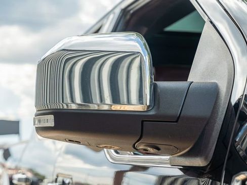 Used 2018 Ford F150 Platinum w/ Equipment Group 701A Luxury image 12