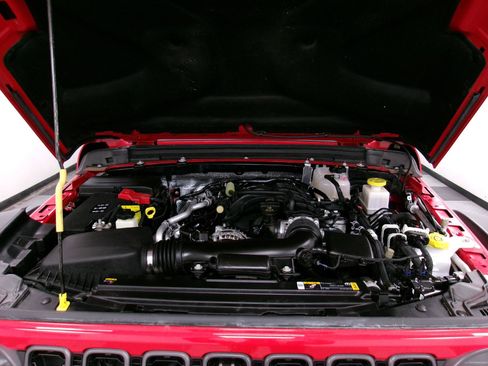 Used 2024 Jeep Gladiator Mojave w/ Technology Group image 20