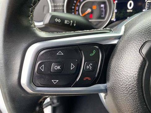 Used 2018 Jeep Wrangler Unlimited Sahara image 19