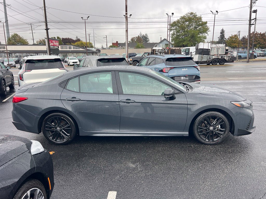 Used 2025 Toyota Camry SE FWD image 8