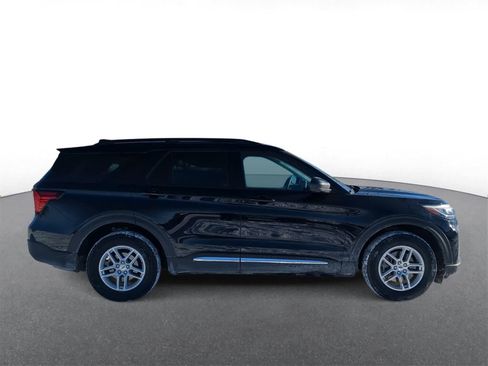 Used 2025 Ford Explorer Active image 9