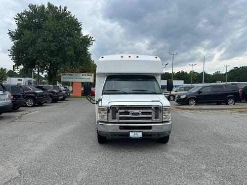 Used 2012 Ford E-450 and Econoline 450 Super Duty w/ Shuttle Bus Prep Pkg RWD image 7
