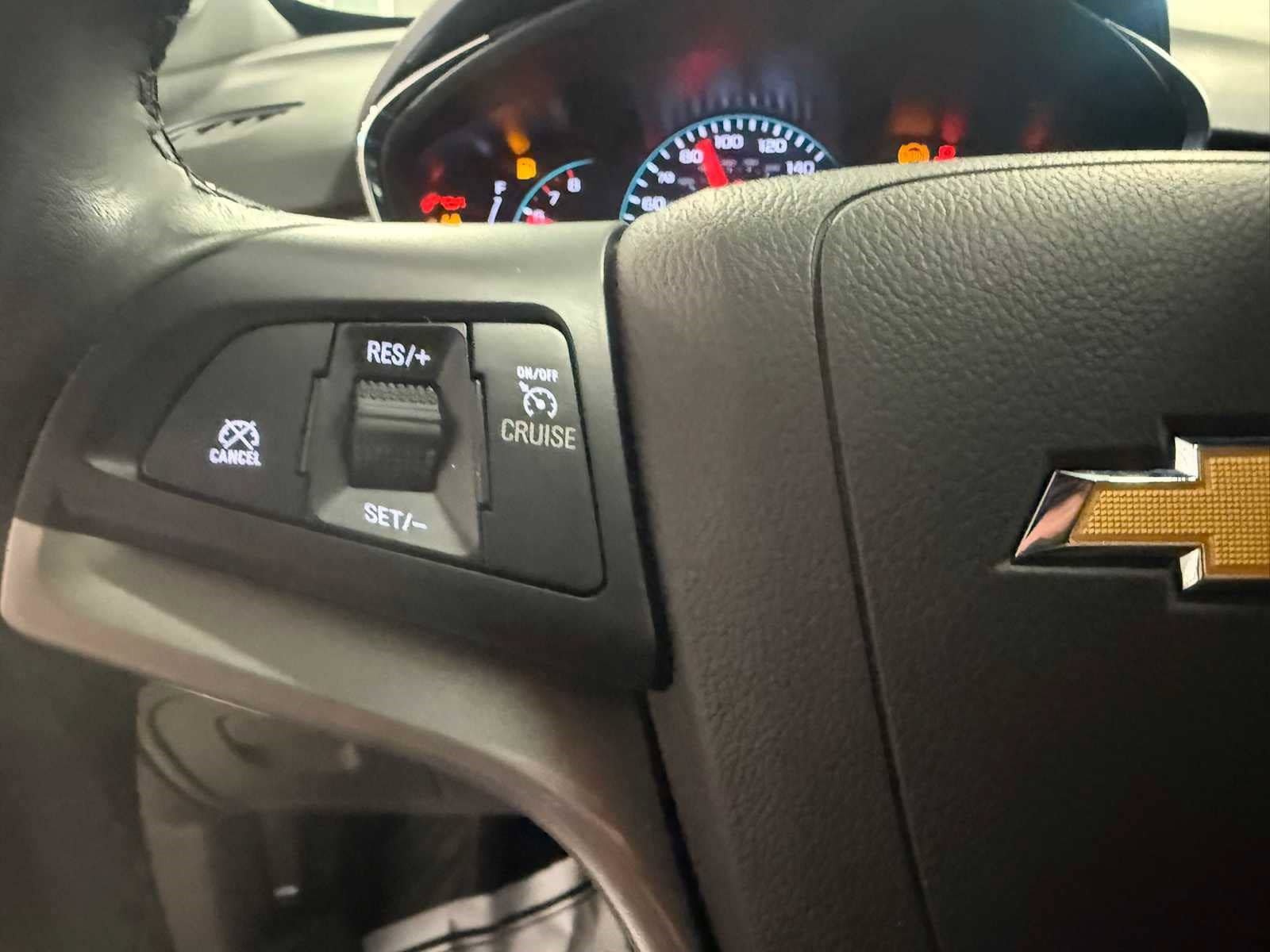 Used 2020 Chevrolet Trax LT w/ LT Convenience Package AWD/4WD image 29