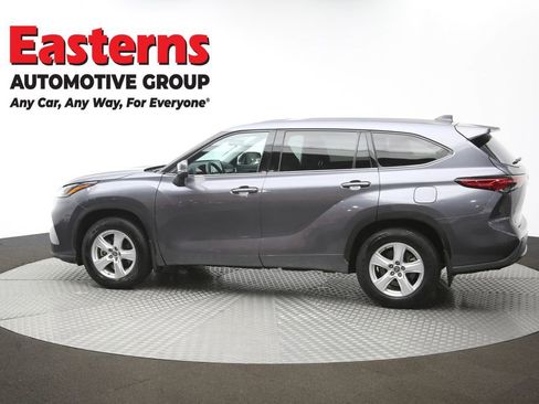 Used 2022 Toyota Highlander LE image 62