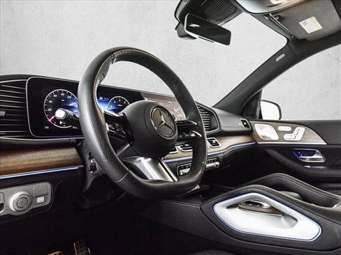 Certified 2025 Mercedes-Benz GLS 450 4MATIC image 10