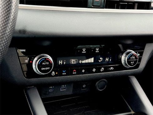 Used 2023 Mitsubishi Outlander SEL image 30