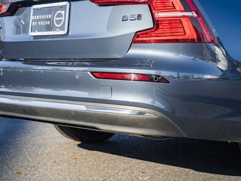Certified 2023 Volvo S60 B5 Ultimate w/ Climate Package image 8