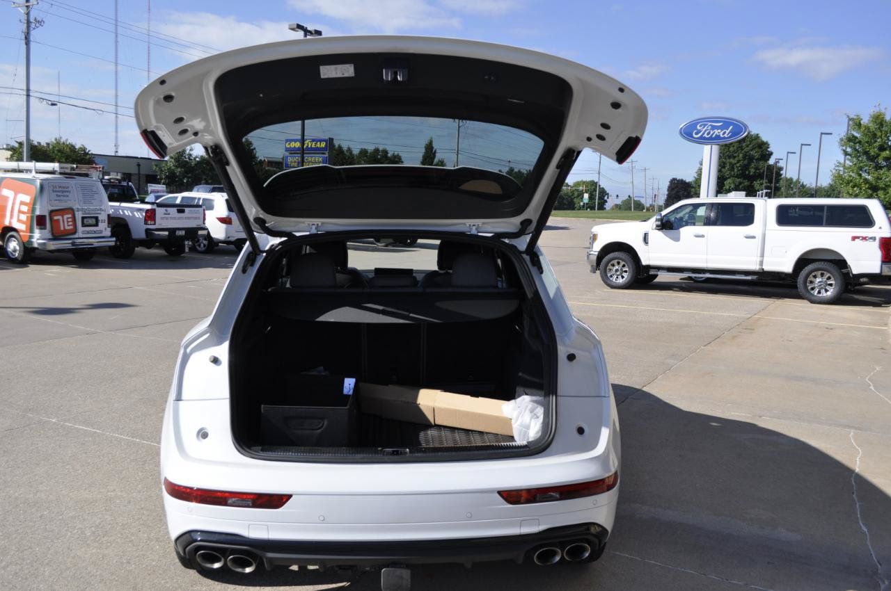Used 2024 Audi SQ5 Prestige AWD/4WD image 21