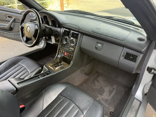 Used 2004 Mercedes-Benz SLK 32 AMG image 6
