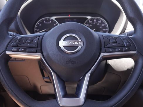 Used 2025 Nissan Sentra SV FWD image 33