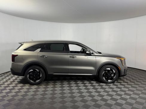 Used 2025 Kia Sorento EX AWD/4WD image 6