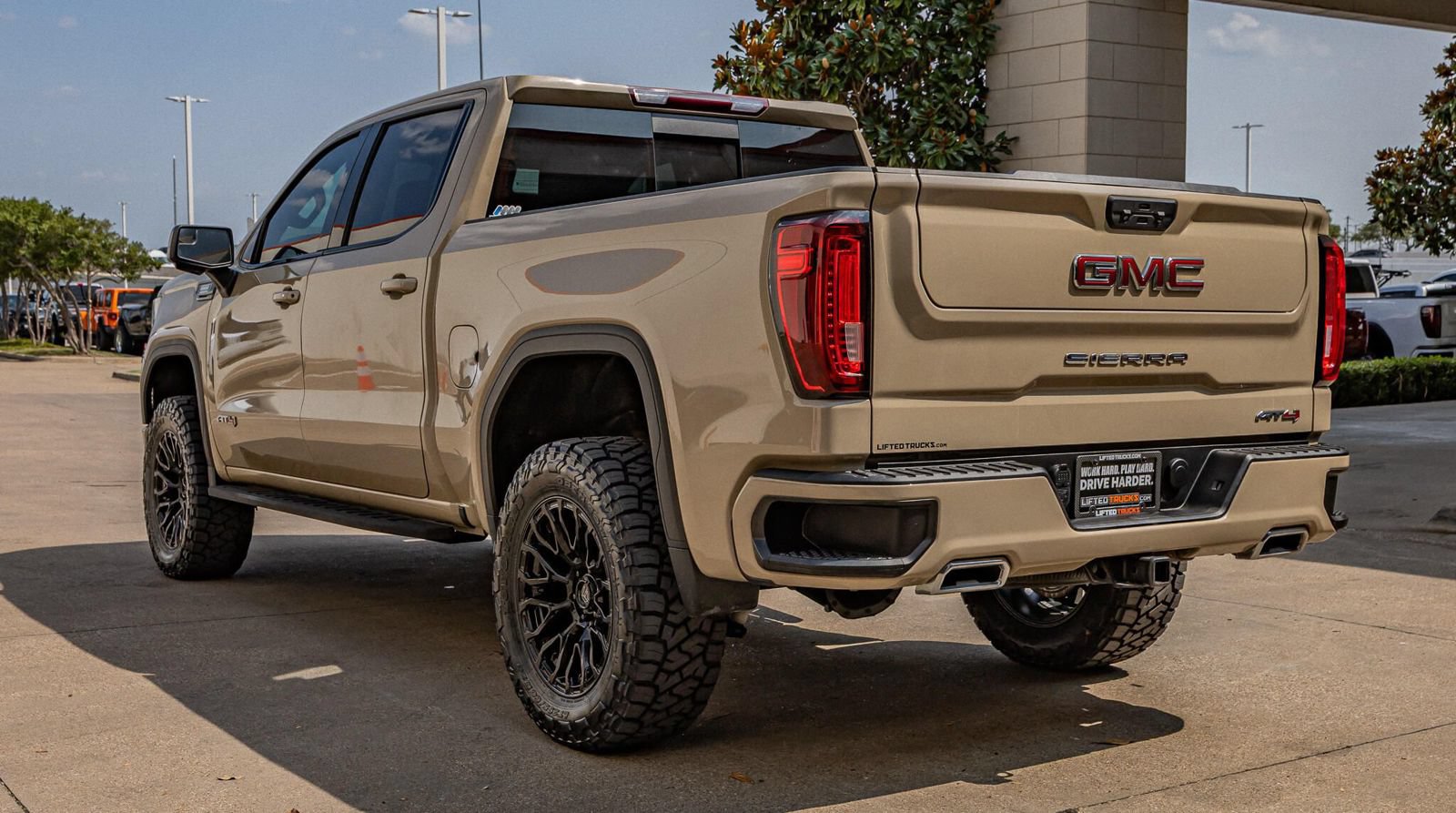 Used 2022 GMC Sierra 1500 AT4 w/ AT4 Preferred Package AWD/4WD image 7