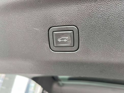 Used 2023 GMC Yukon XL Denali AWD/4WD image 20