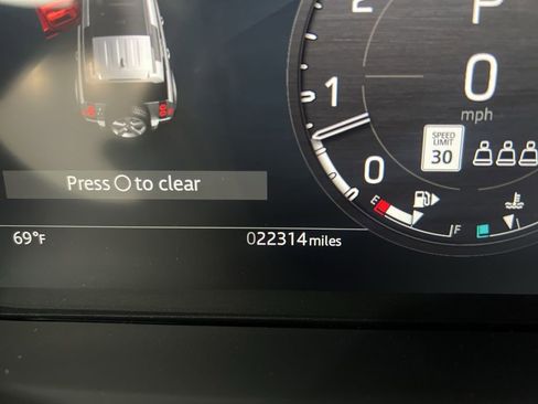 Used 2025 Land Rover Defender 110 X-Dynamic SE AWD/4WD image 11