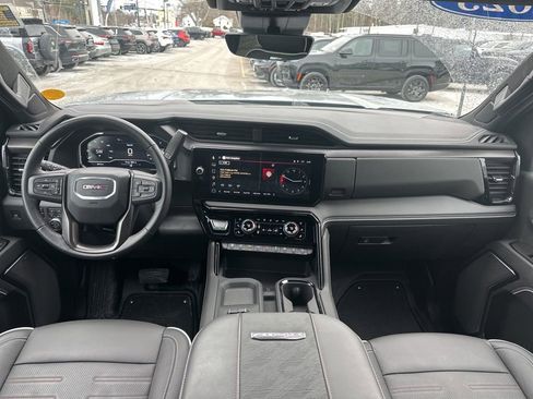 Used 2025 GMC Sierra 2500 AT4X image 18