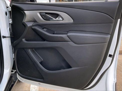 Used 2023 Chevrolet Traverse LT image 22