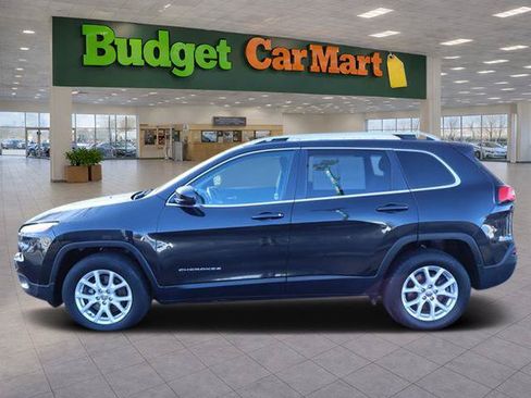 Used 2016 Jeep Cherokee Latitude w/ Cold Weather Group AWD/4WD image 4