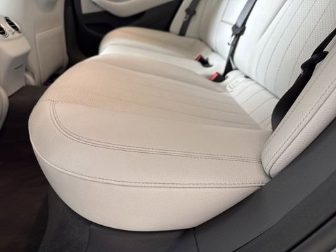 Used 2022 Mercedes-Benz E 350 4MATIC Sedan w/ AMG Line Exterior image 52