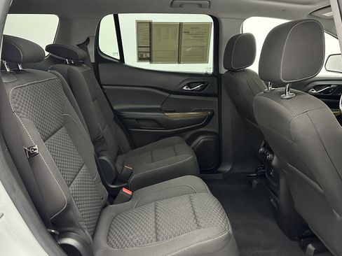 Used 2017 GMC Acadia SLE image 29