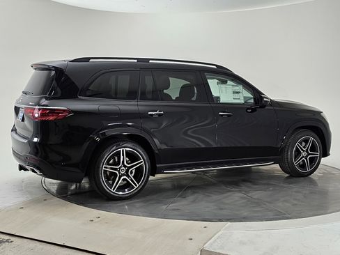New 2026 Mercedes-Benz GLS 450 4MATIC image 3