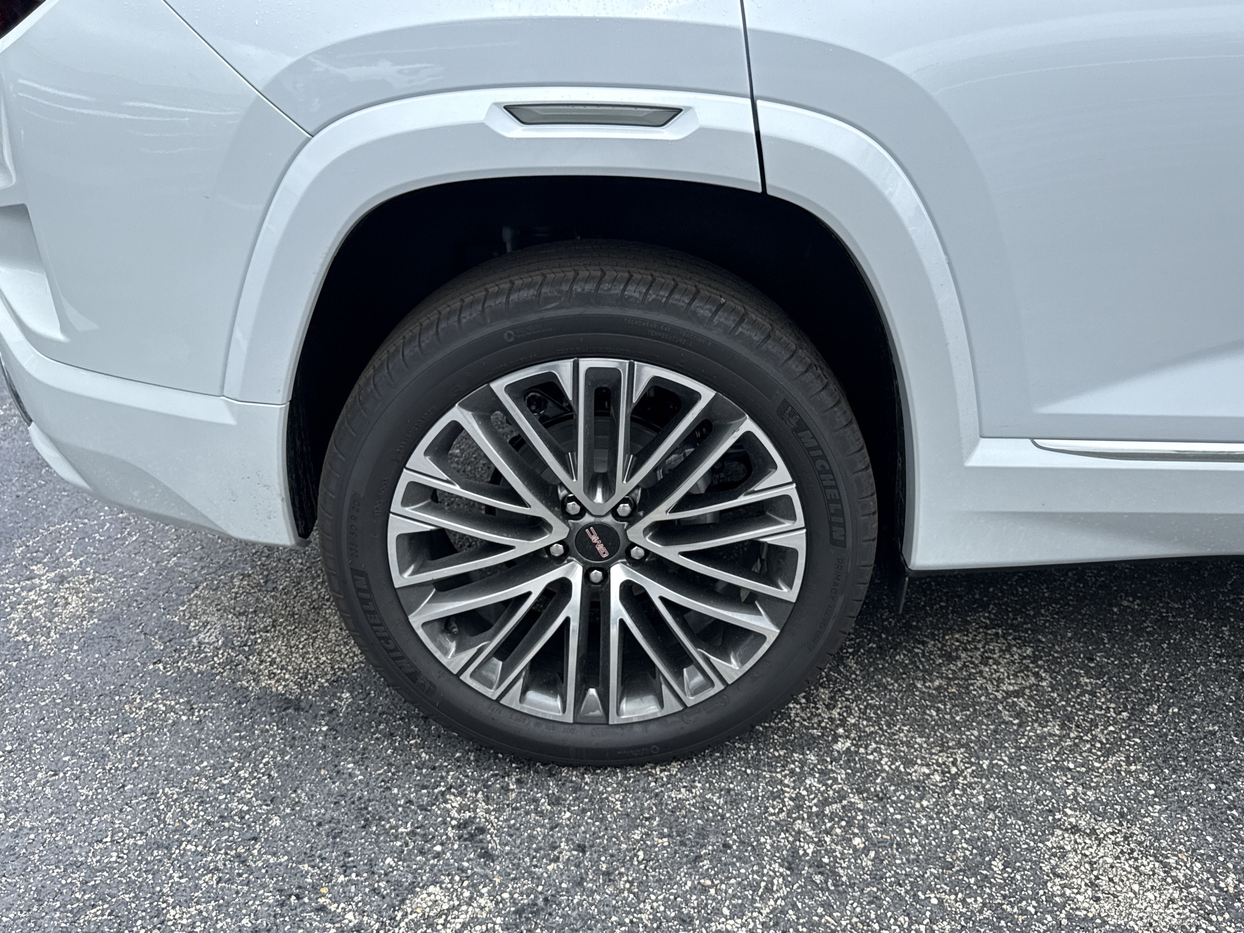 New 2027 GMC Terrain Denali w/ LPO, Floor Liner Package AWD/4WD image 4