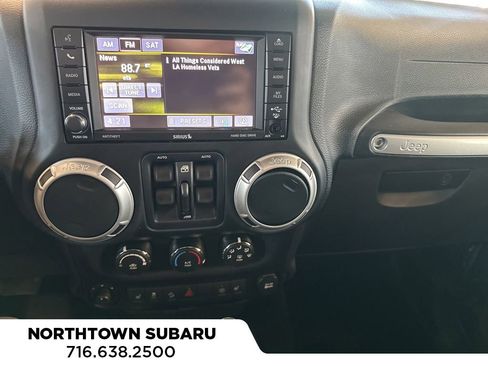 Used 2016 Jeep Wrangler Unlimited Sahara w/ Connectivity Group AWD/4WD image 9