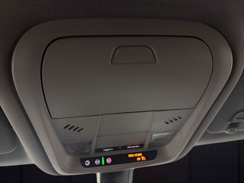 Used 2020 Chevrolet Blazer LT FWD image 24