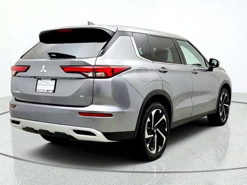 Used 2022 Mitsubishi Outlander SE AWD/4WD image 5