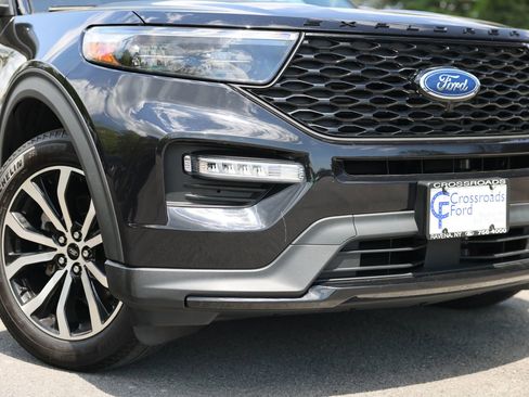 Used 2023 Ford Explorer ST AWD/4WD image 36