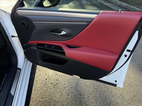 Used 2023 Lexus ES 300h F Sport w/ Accessory Package (Z1) image 15