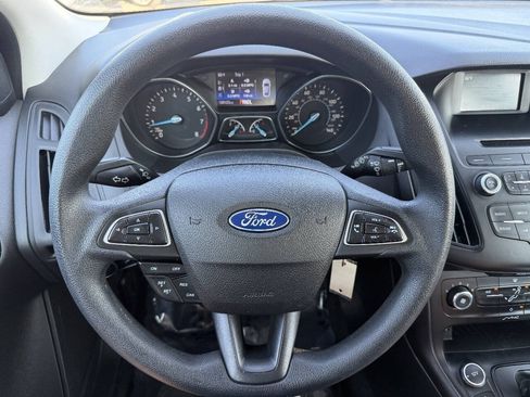 Used 2016 Ford Focus SE FWD image 32
